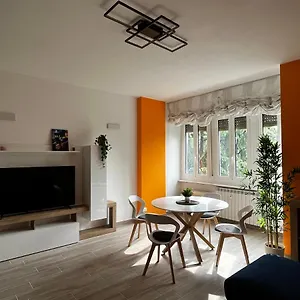 The Bright Place: Wide And Modern In Appartamento